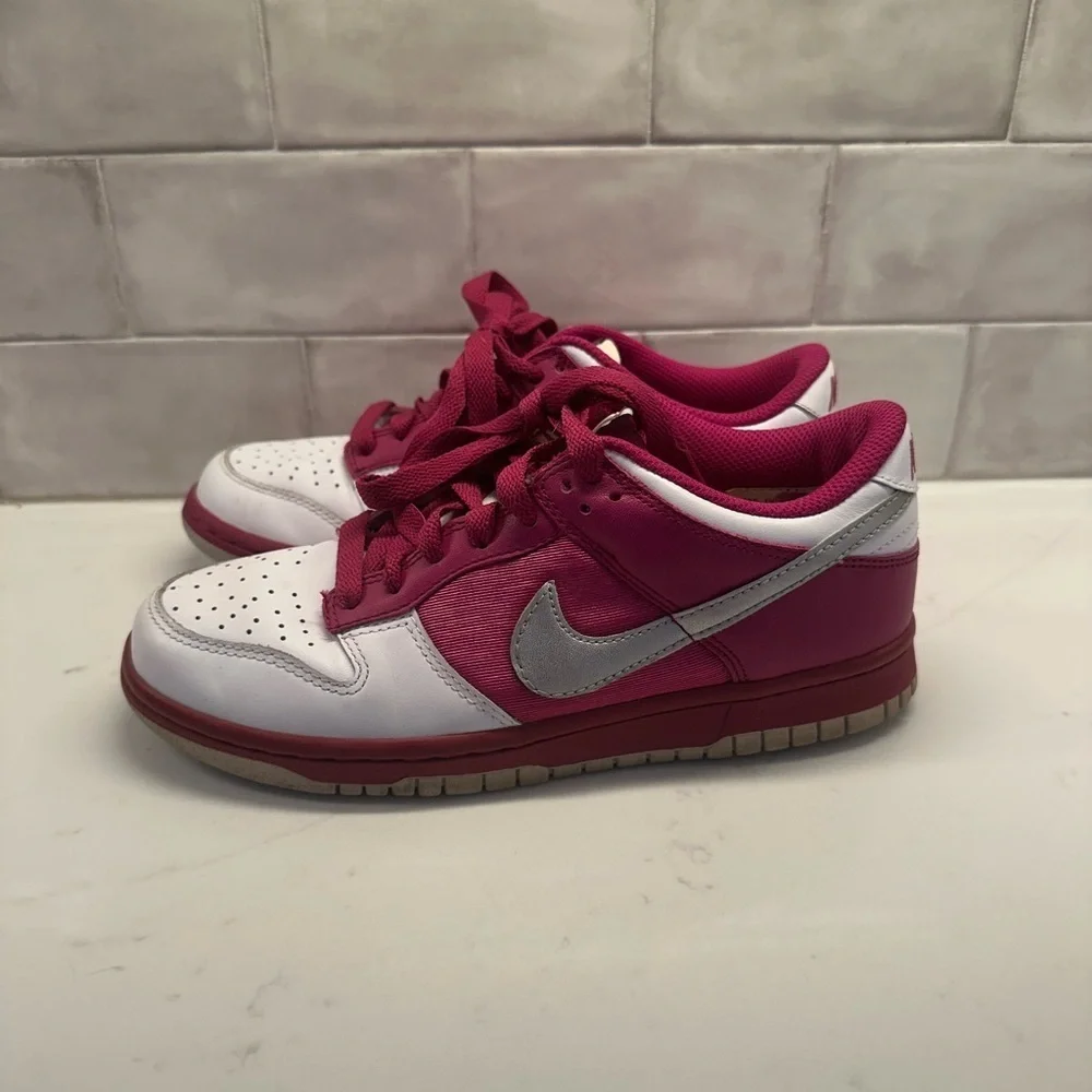 Nike Dunk Low Rave Pink Women’s Size 7 Magenta Y2K Colorful